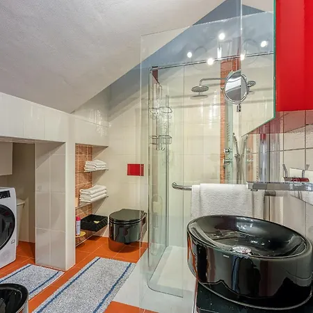Ad Maiora With Shared Pool דירה ראבץ