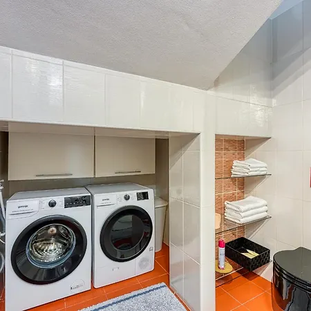 Apartment Ad Maiora With Shared Pool