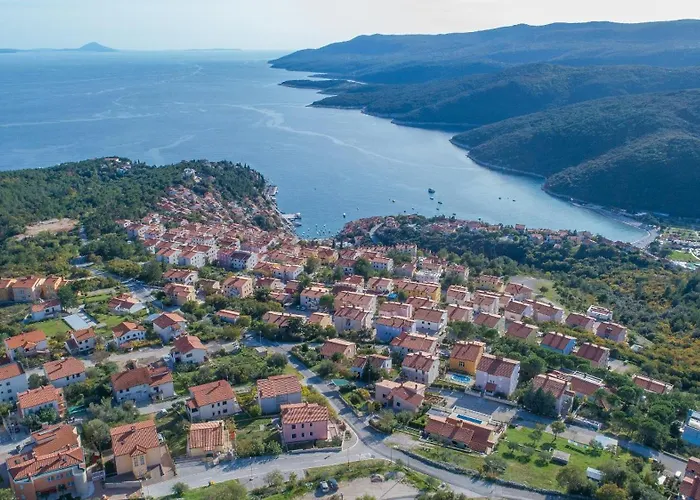 Ad Maiora With Shared Pool Appartement *