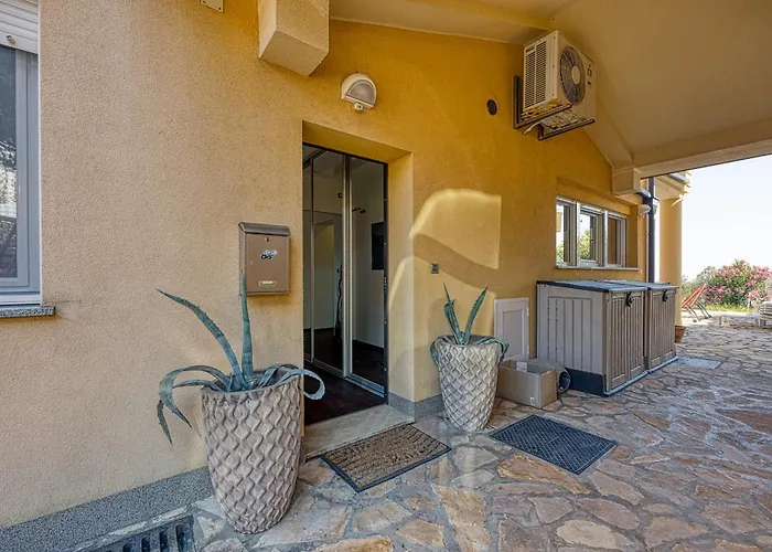 Ad Maiora With Shared Pool Appartement