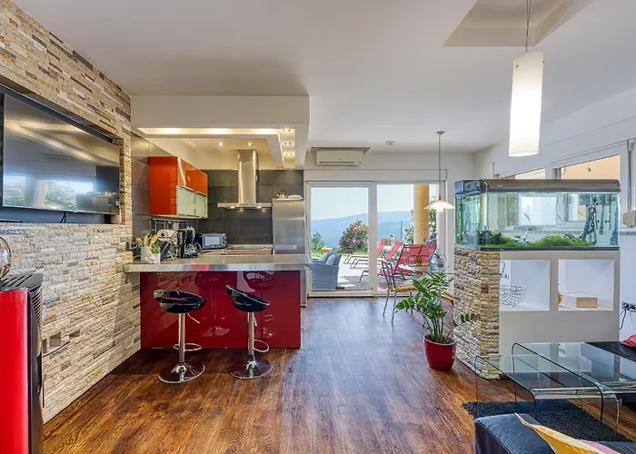 Ad Maiora With Shared Pool Appartement *